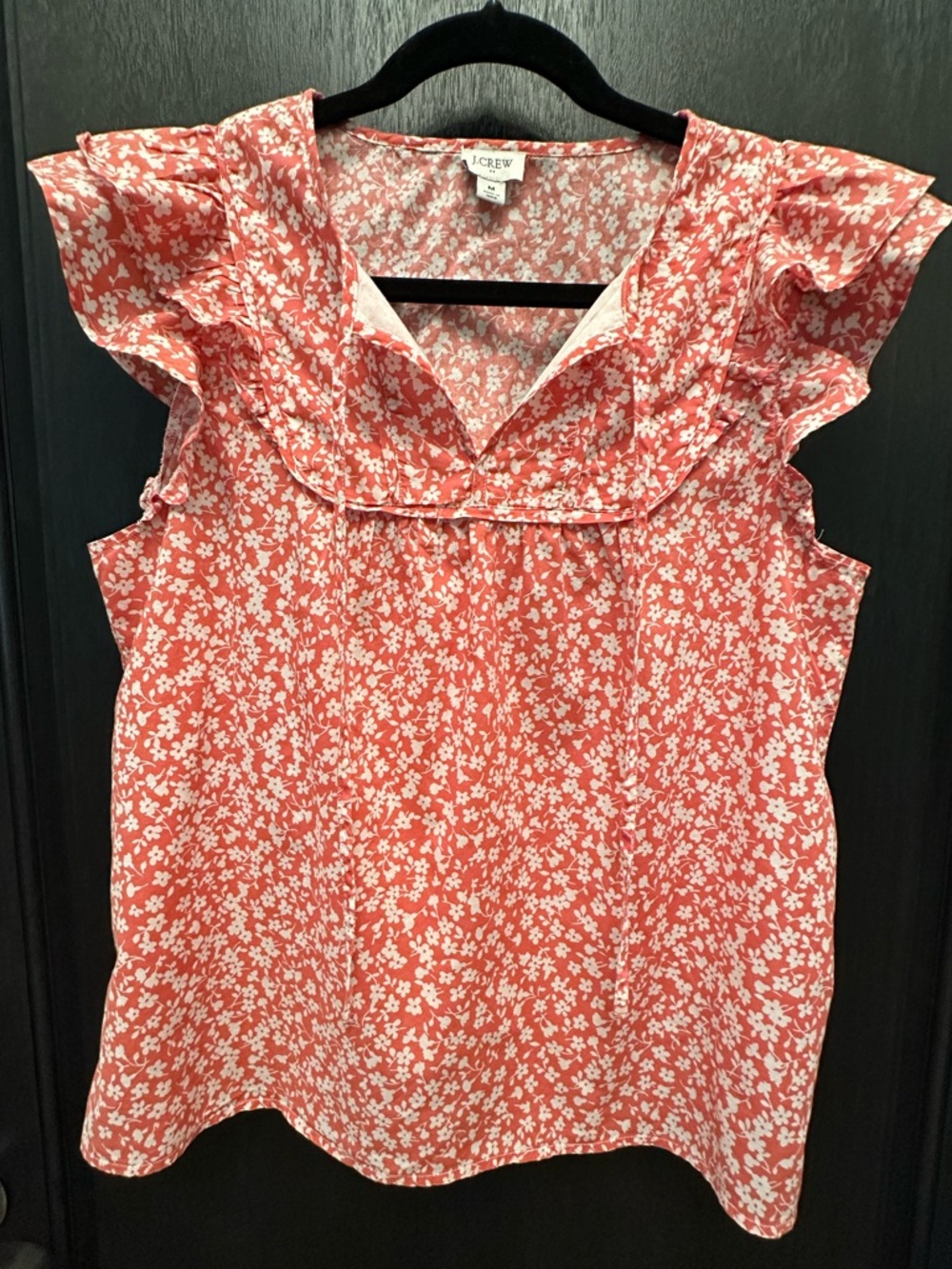 J  Crew Floral, V-Neck, 100% Cotton
Sz M
Excellent Condition